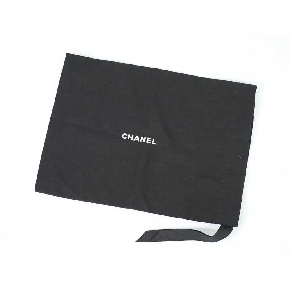 CHANEL Classic Flap Shoulder Bag - Picture 8 of 15